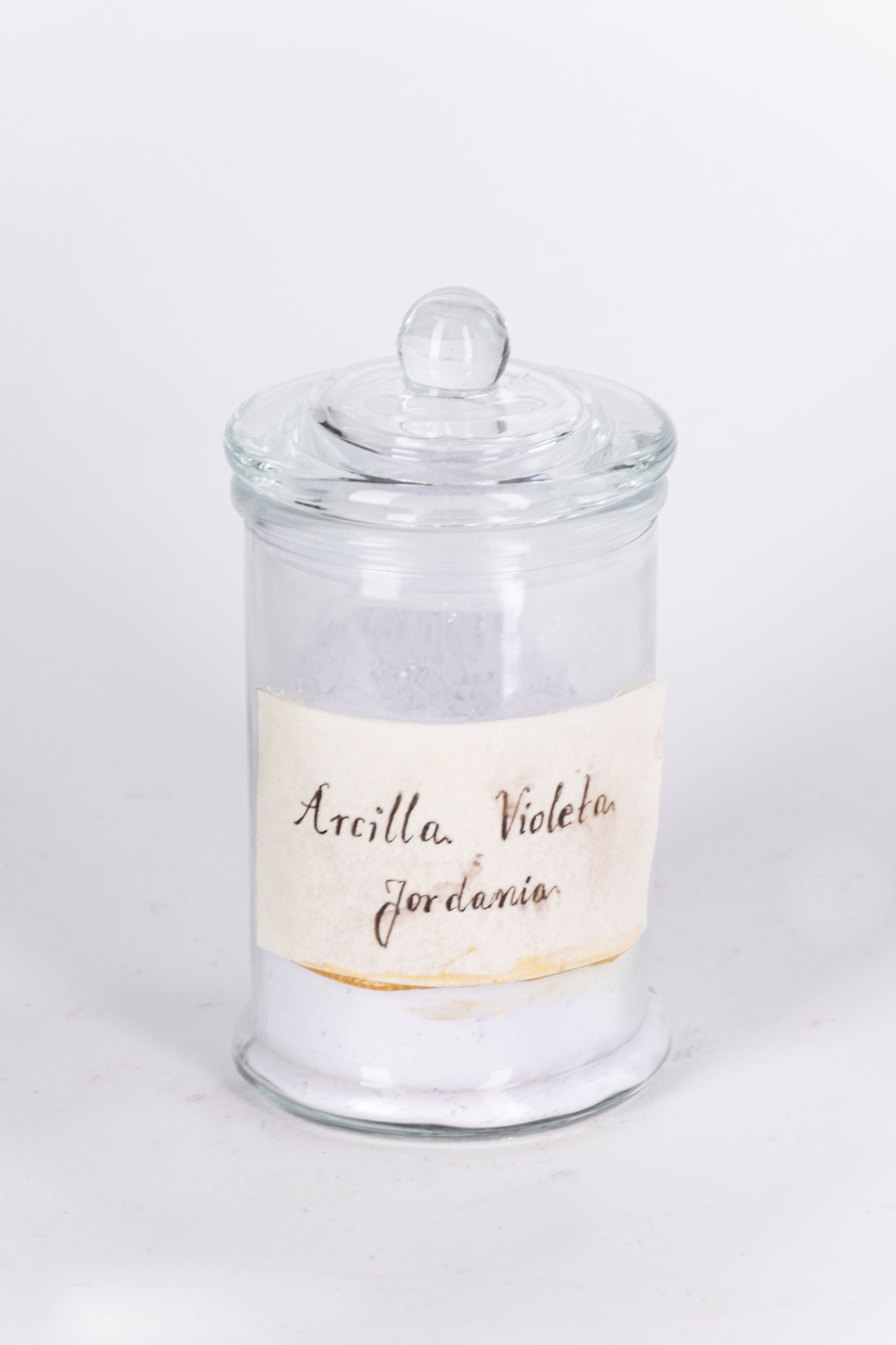 Arcilla violeta jardenia