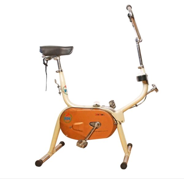 Bicicleta estática antigua - Imagen 2