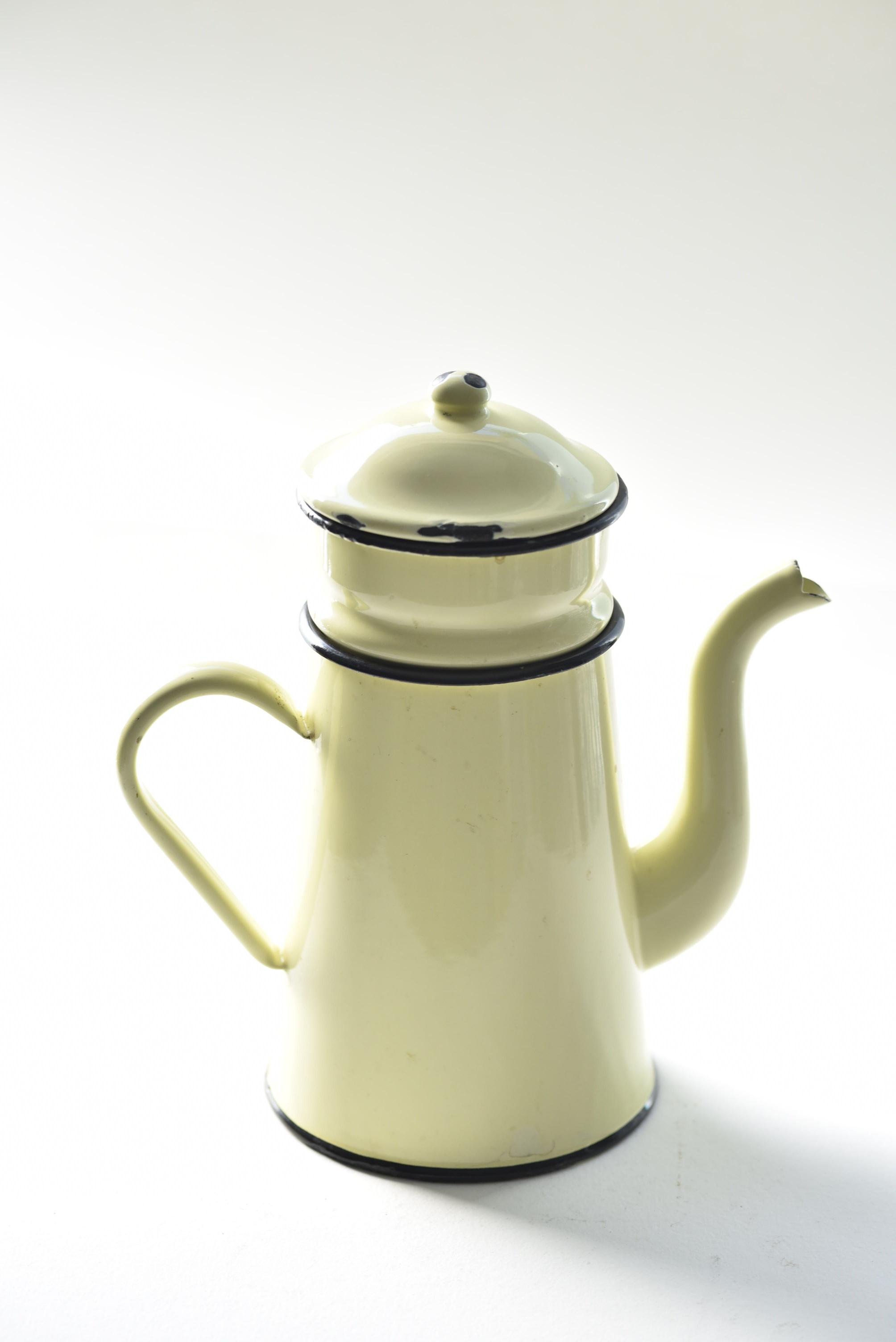 Cafetera Alargada Amarilla 60s