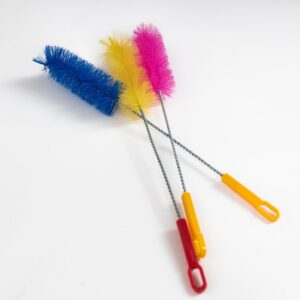 Limpiadores azul, amarillo y rosa