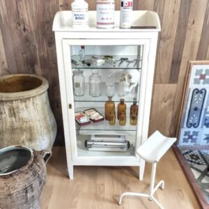 Vitrina médica vintage